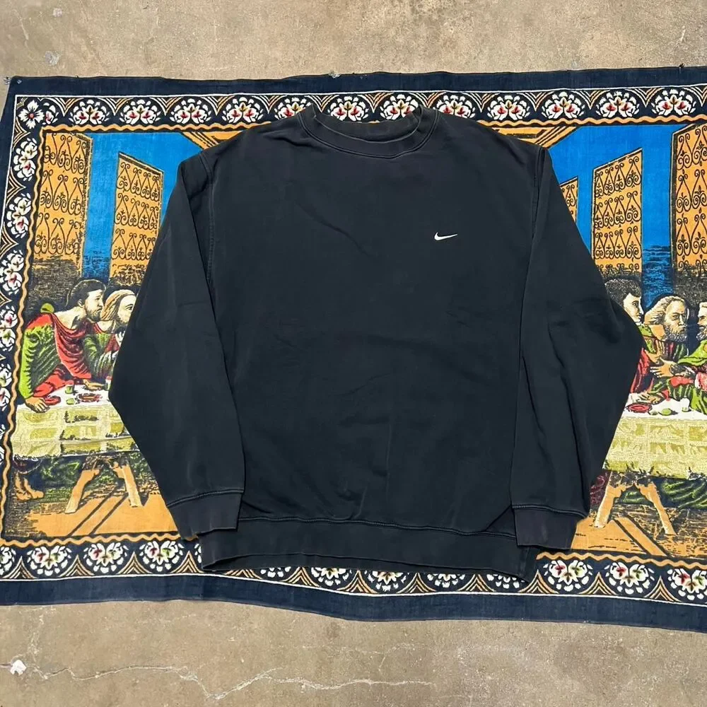 Vintage black Nike crewneck sweatshirt Size XL Baggy oversized fit silver tag